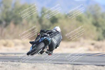 media/Dec-07-2025-CVMA (Sun) [[3e7d2de5dc]]/Race 12- Formula 40 MW and LW/